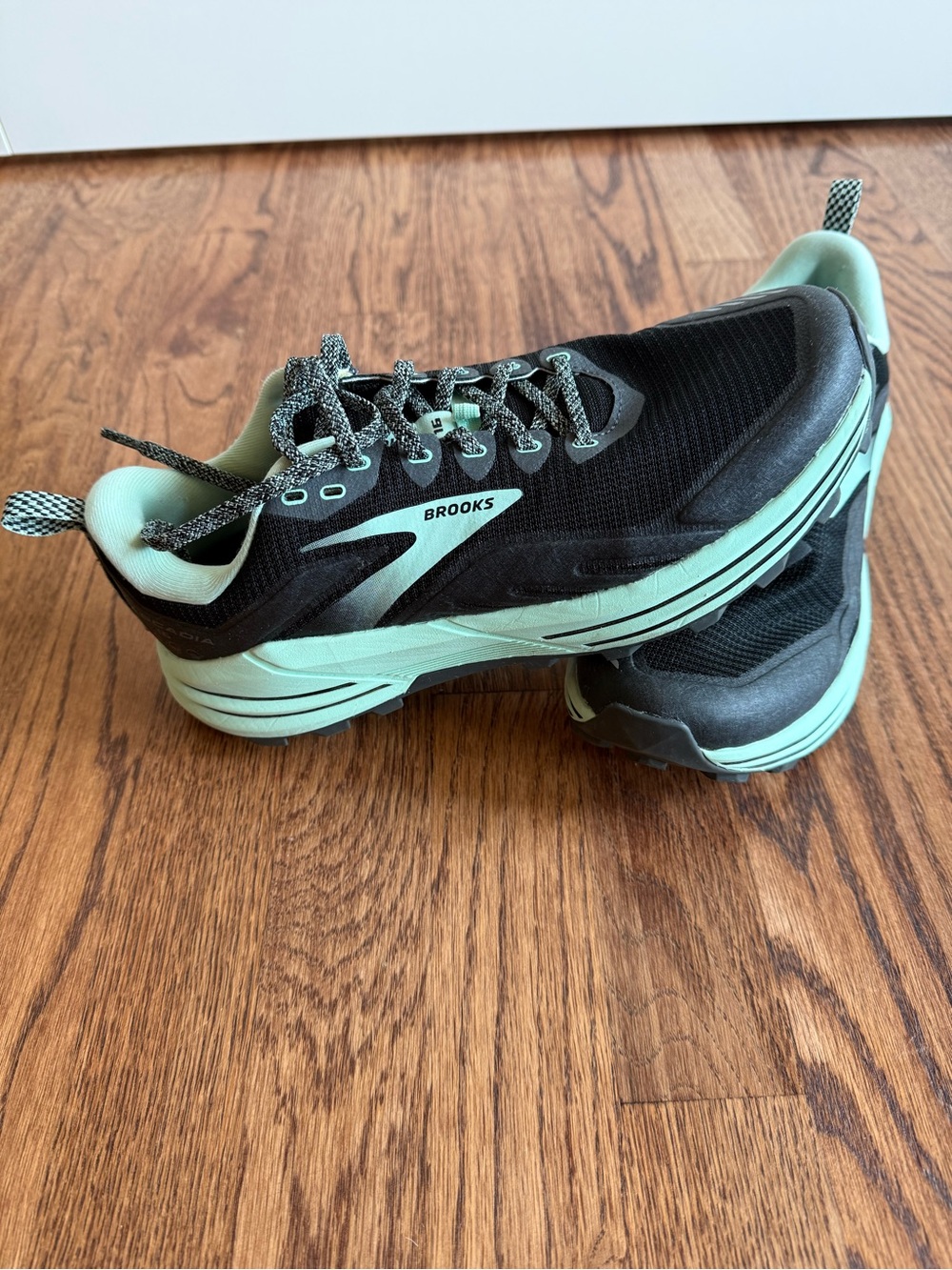 Brooks Black and Mint Green Low-Top Trail Sneakers - Picture 1 of 8